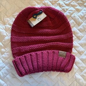 Women’s CC Slouch Beanie in Burgundy/Wine/Maroon